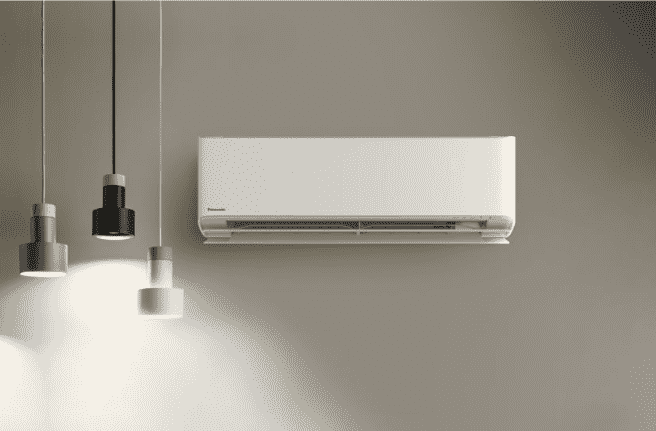 vit luftvärmepump på inomhus väggen